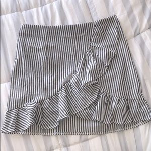 Cute stripe skirt!
